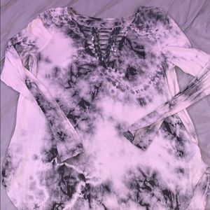 Long Sleeve w/ Neck Detail